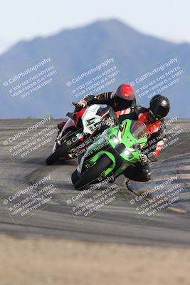 media/Nov-16-2025-Race Pace (Sun) [[8c5fa54630]]/Verified Riders/8-Turn 12 (120pm)/